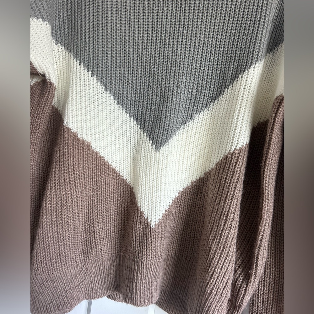 Patterned Sweater - Picture 2 of 4